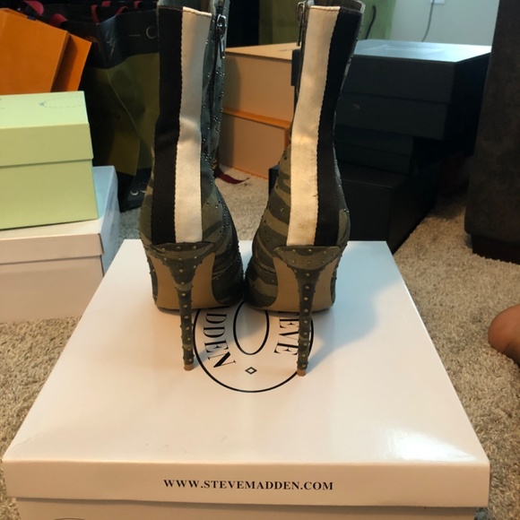 Steve Madden Boots - Picture 4 of 5